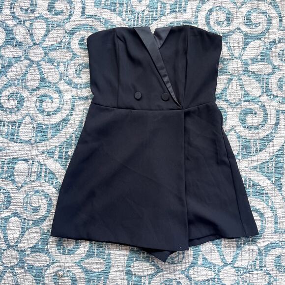 DO + BE Black Strapless Tuxedo Romper V-Neck Smocked Back‎ - Size M - Picture 3 of 10